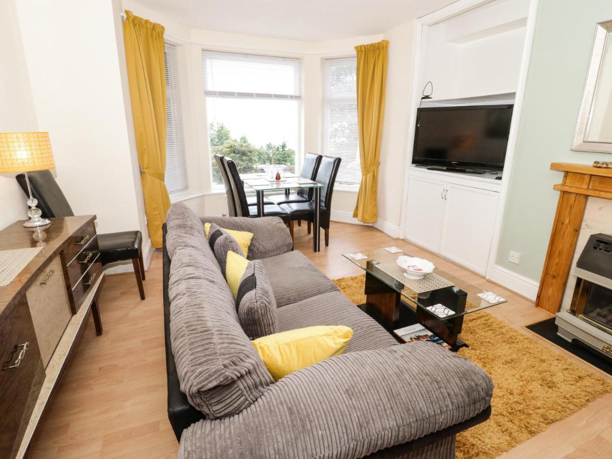 Llys Madoc, Basement Apartment Penmaenmawr Bagian luar foto
