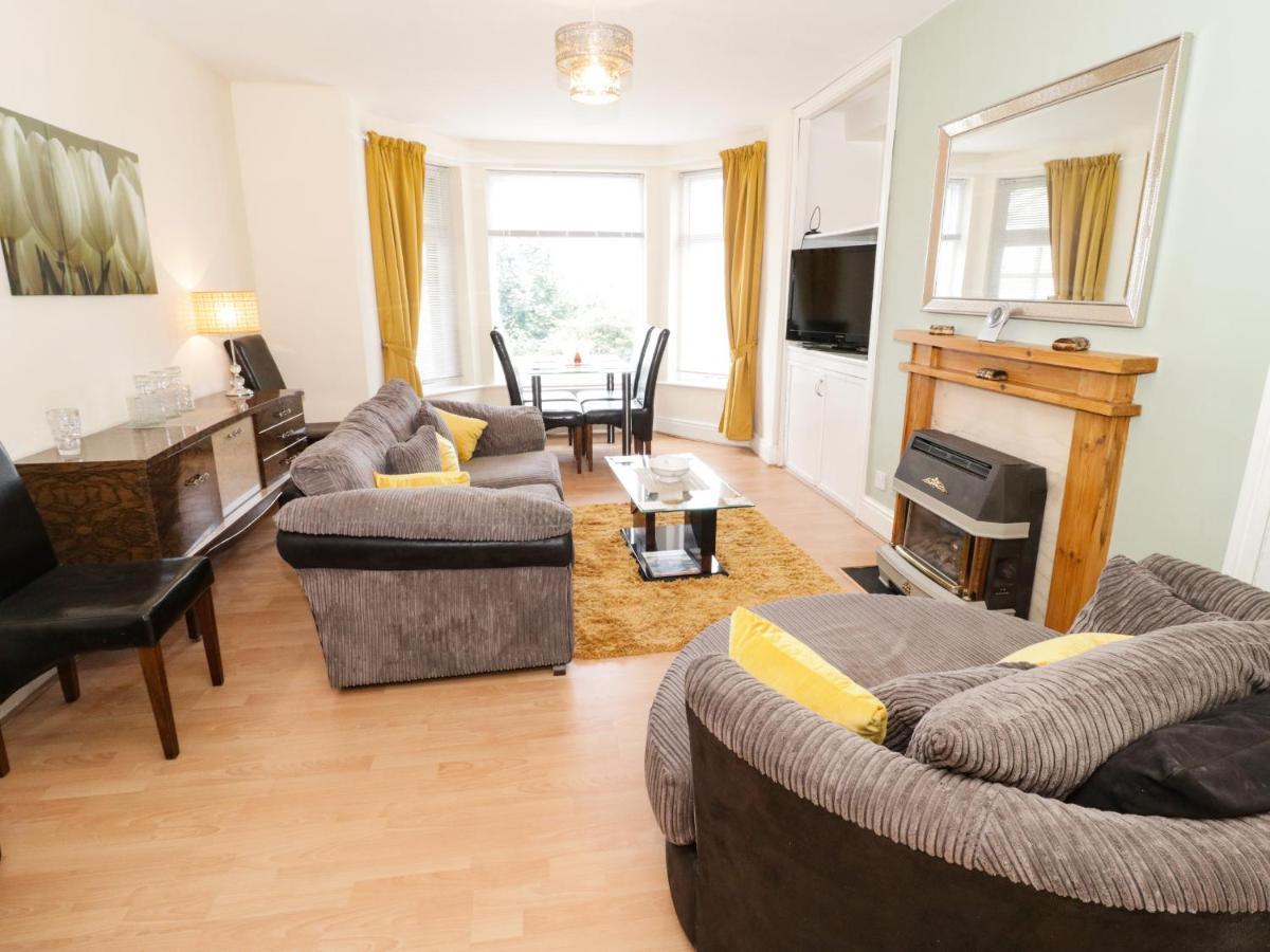 Llys Madoc, Basement Apartment Penmaenmawr Bagian luar foto
