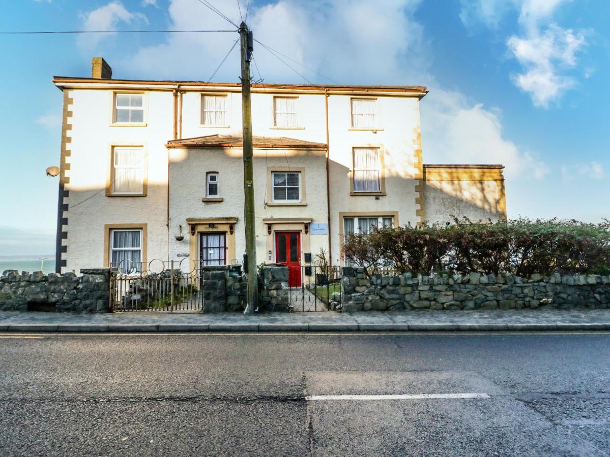 Llys Madoc, Basement Apartment Penmaenmawr Bagian luar foto