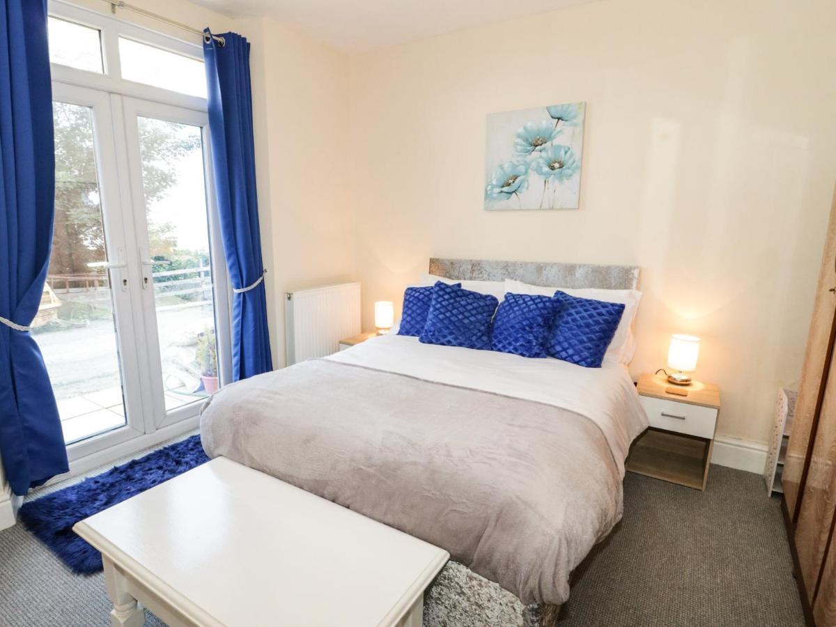 Llys Madoc, Basement Apartment Penmaenmawr Bagian luar foto
