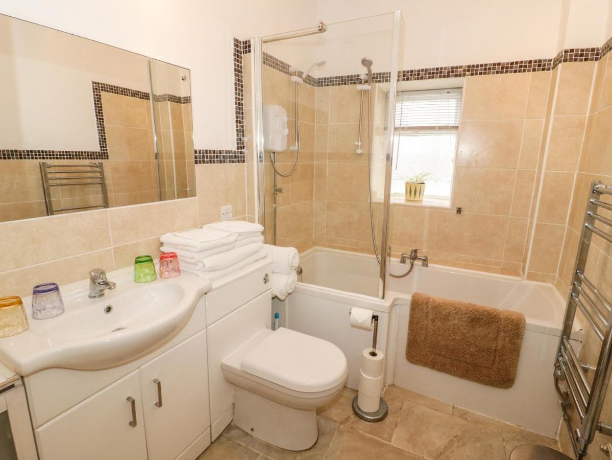 Llys Madoc, Basement Apartment Penmaenmawr Bagian luar foto
